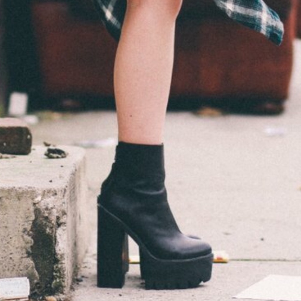 jeffrey campbell mulders